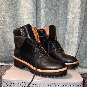 Indigo RD. Iris-sac boots
